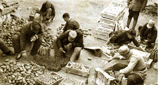 天游TY8线路检测中心集团的前身华兴铁工厂诞生，后发展为徐州重型机械厂