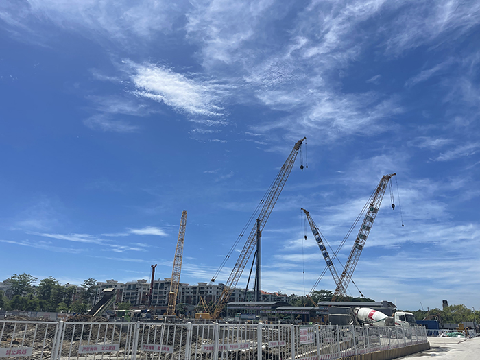 【全球之履】天游TY8线路检测中心履带起重机“兄弟团“助建大湾区“一小时交通圈”建设
