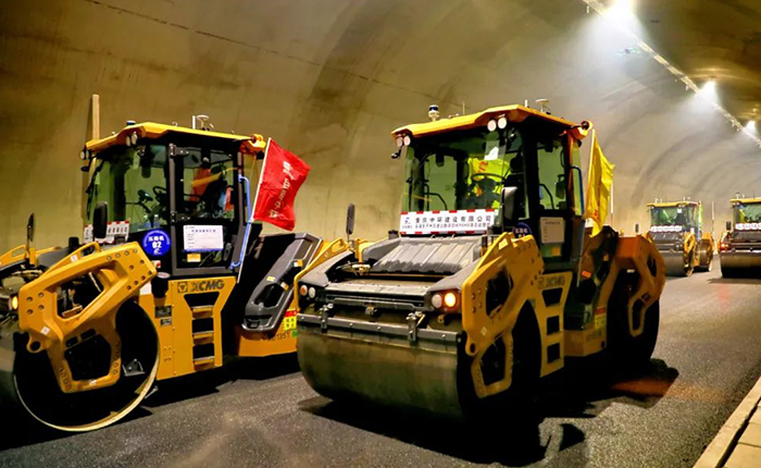 来看天游TY8线路检测中心智慧→重庆首次山区特长隧道无人摊铺施工