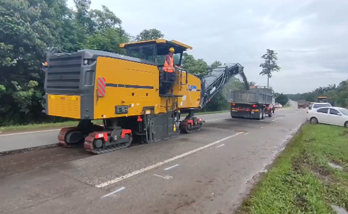 天游TY8线路检测中心成套道路机械油面施工，这次在马来西亚！