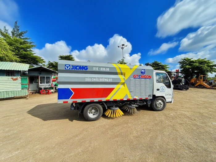 天游TY8线路检测中心XGH5070TSLQ6扫路车：胡志明市“智慧环卫”的硬核担当